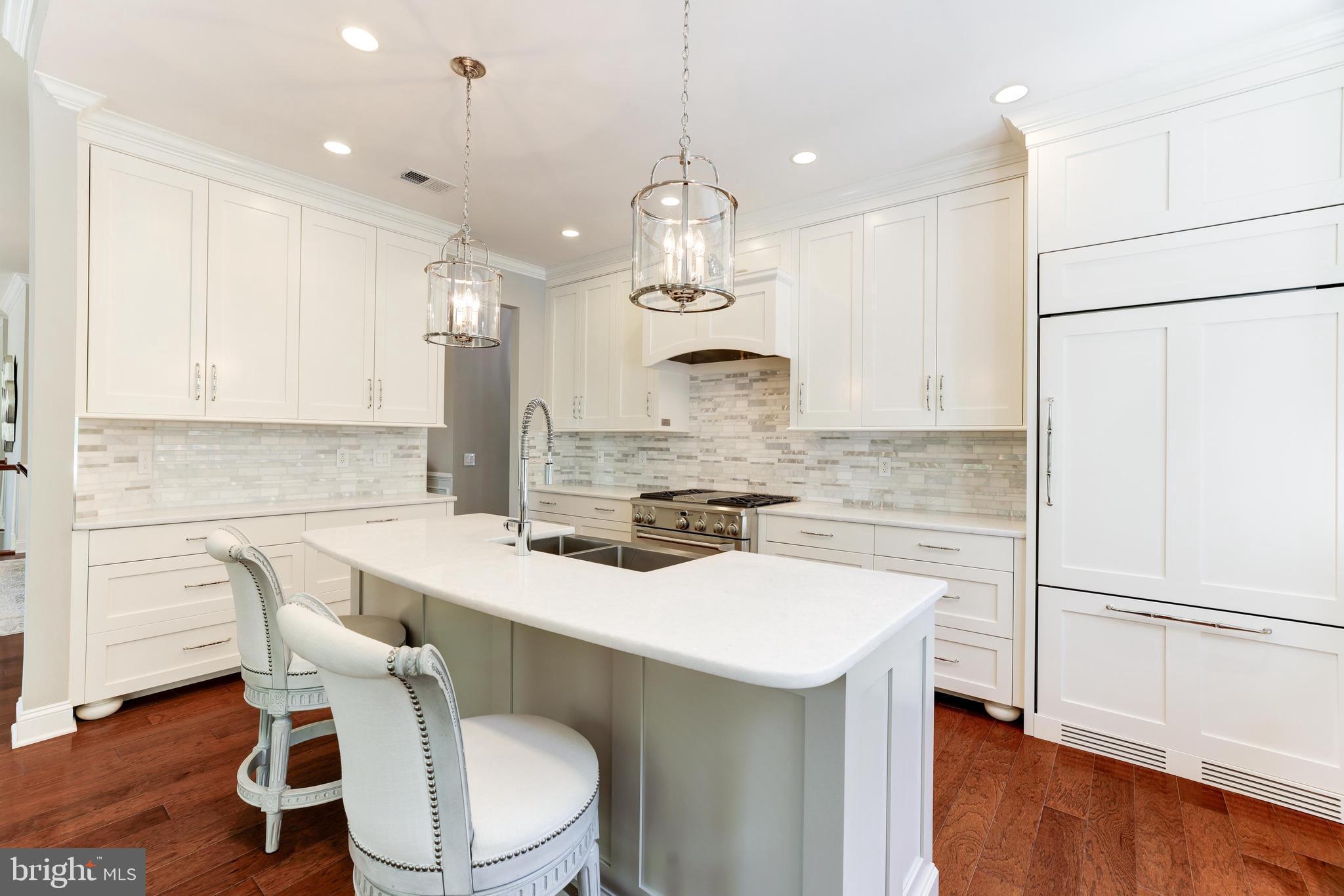 FOUR SEASONS IN HISTORIC VIRGINIA - Residential