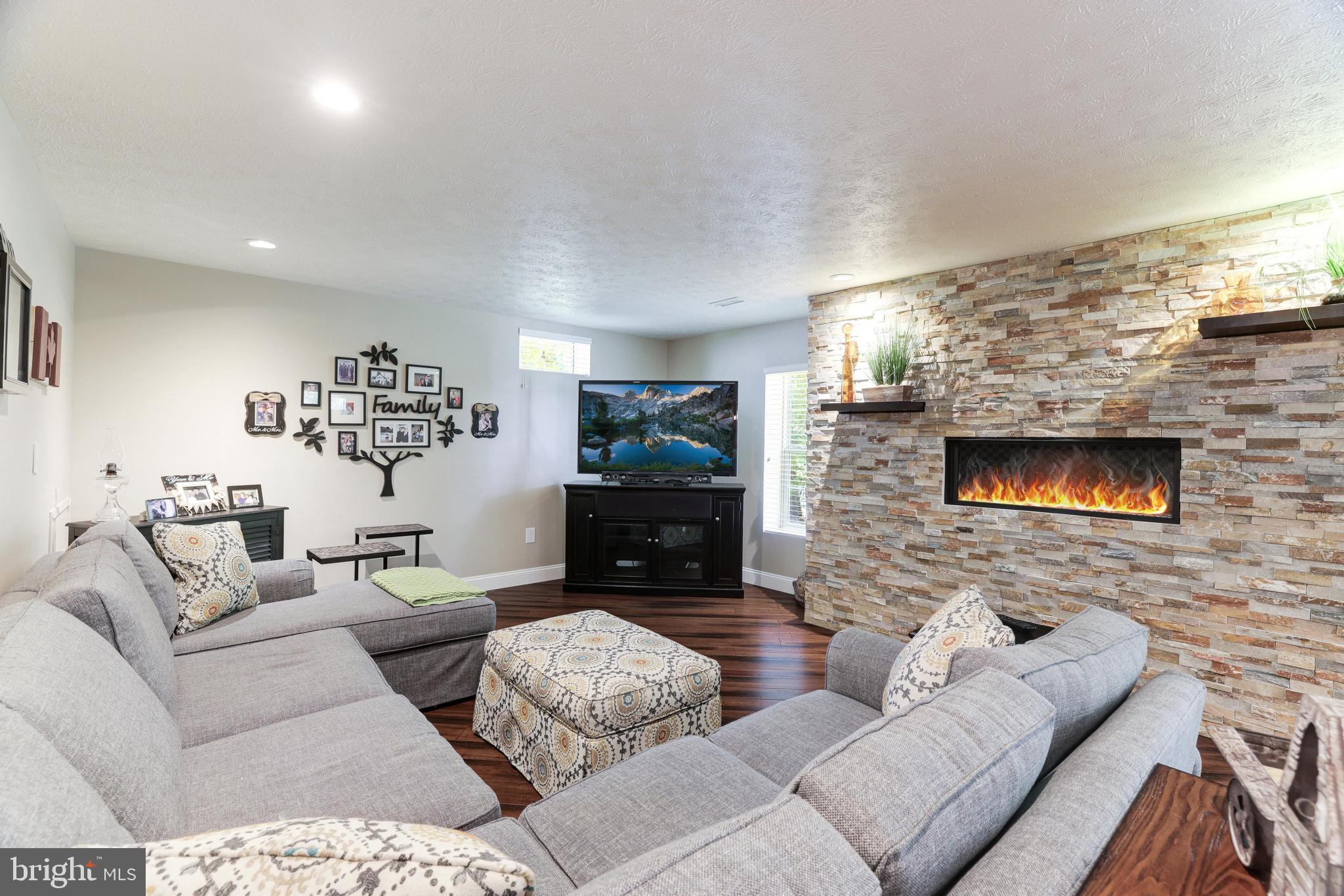 FOUR SEASONS IN HISTORIC VIRGINIA - Residential