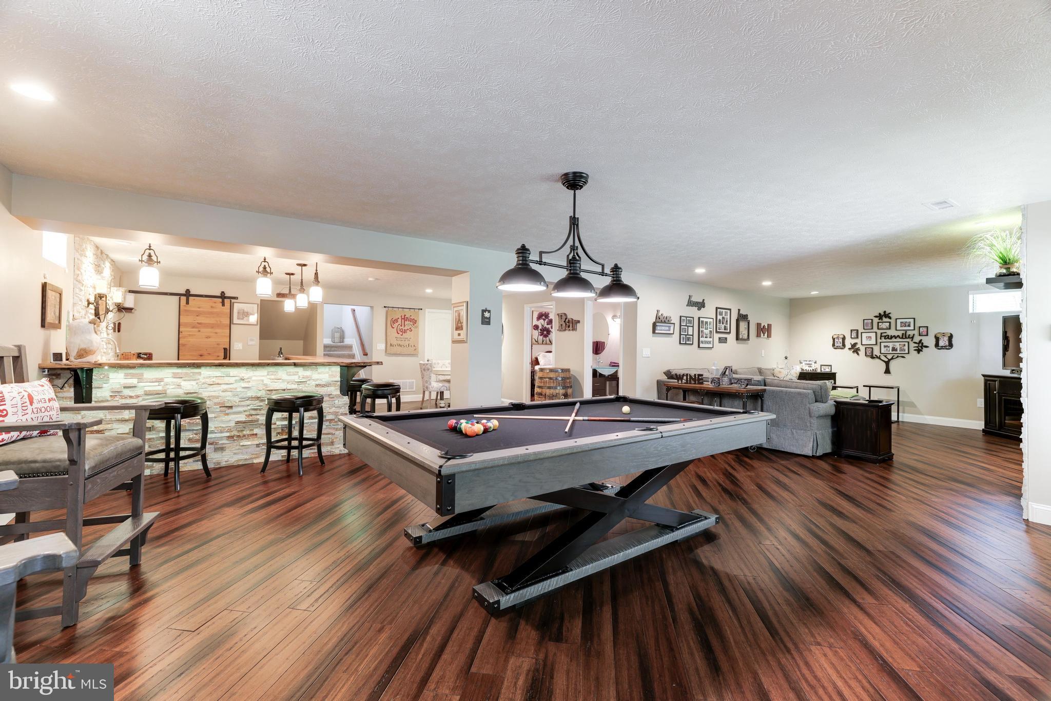 FOUR SEASONS IN HISTORIC VIRGINIA - Residential