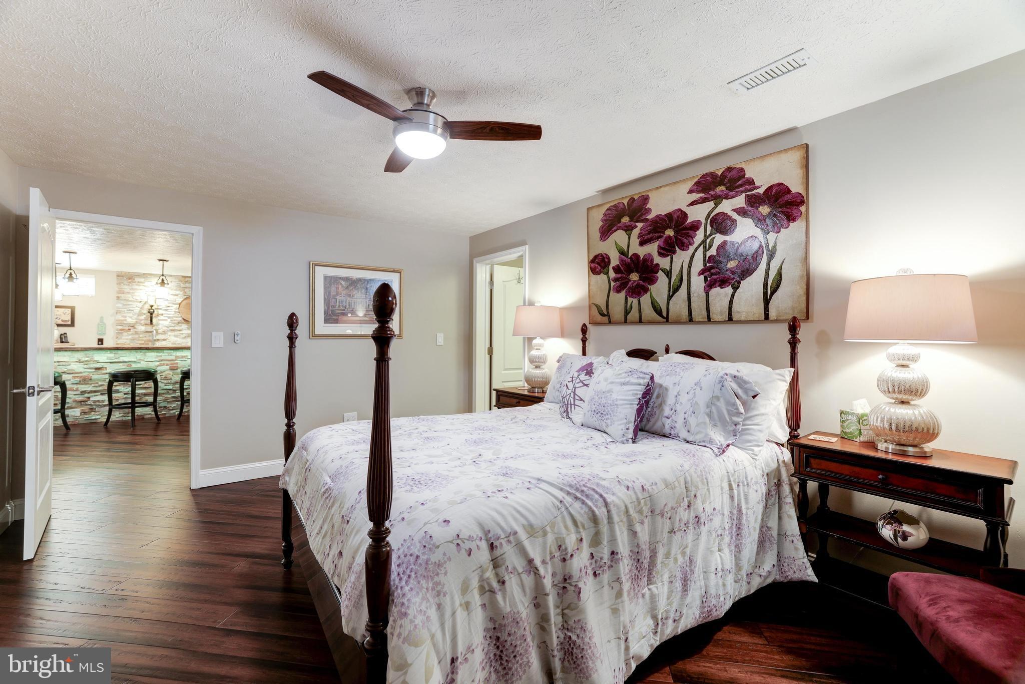 FOUR SEASONS IN HISTORIC VIRGINIA - Residential