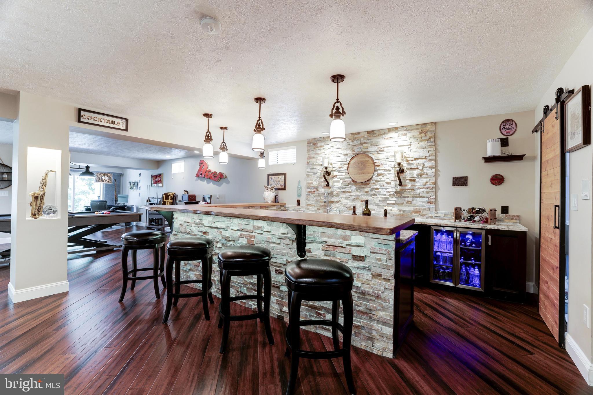 FOUR SEASONS IN HISTORIC VIRGINIA - Residential