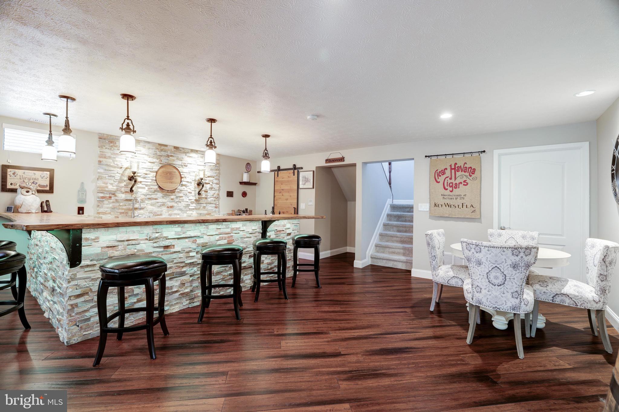 FOUR SEASONS IN HISTORIC VIRGINIA - Residential