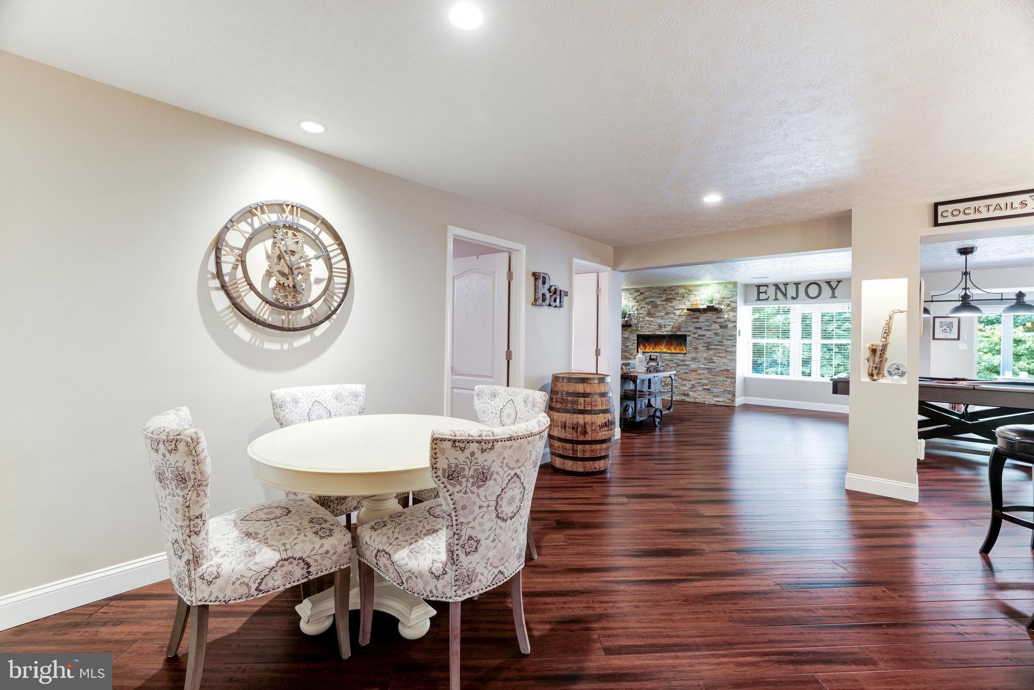 FOUR SEASONS IN HISTORIC VIRGINIA - Residential