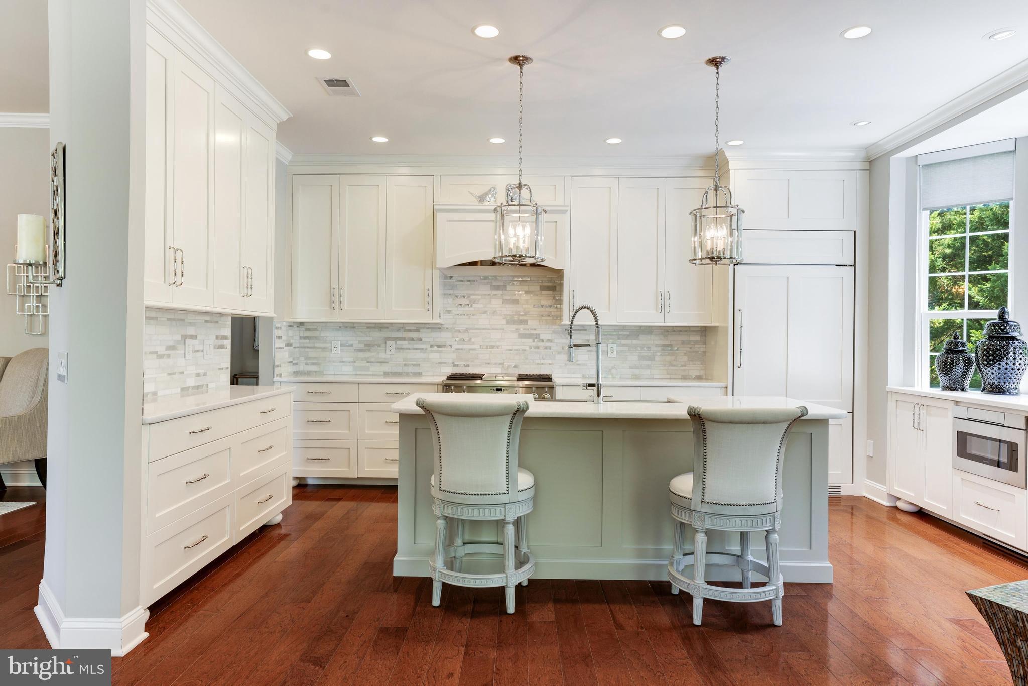 FOUR SEASONS IN HISTORIC VIRGINIA - Residential