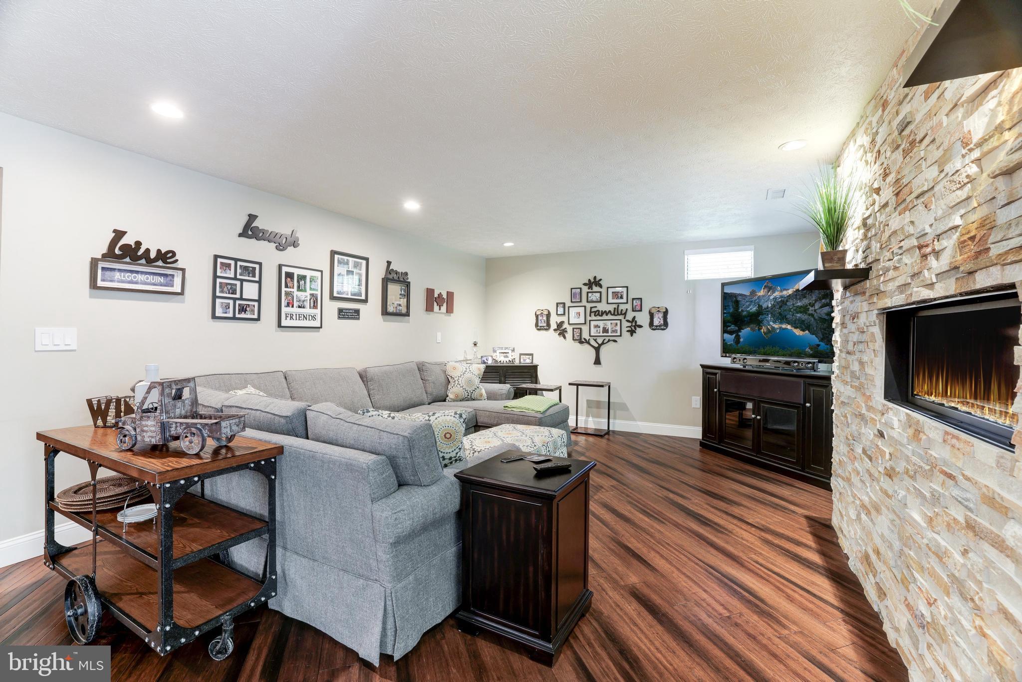 FOUR SEASONS IN HISTORIC VIRGINIA - Residential