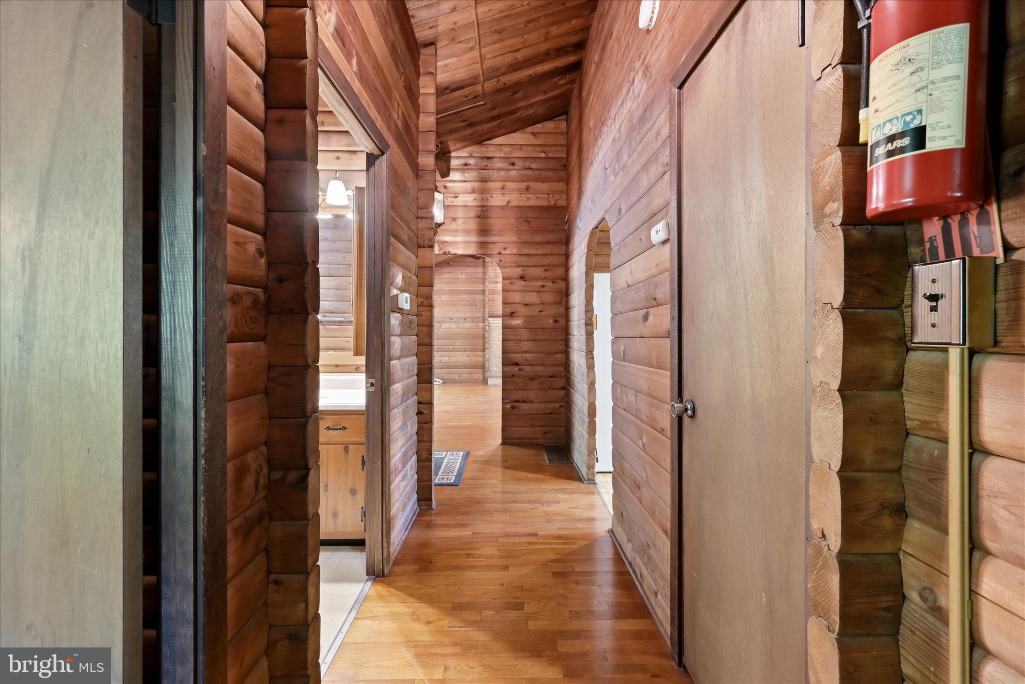 SHENANDOAH  SHORES - Residential