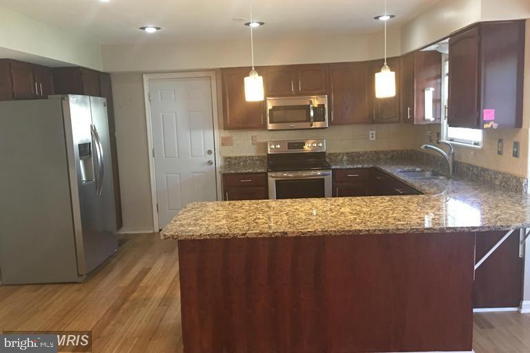 HAMPSHIRE - Residential Lease