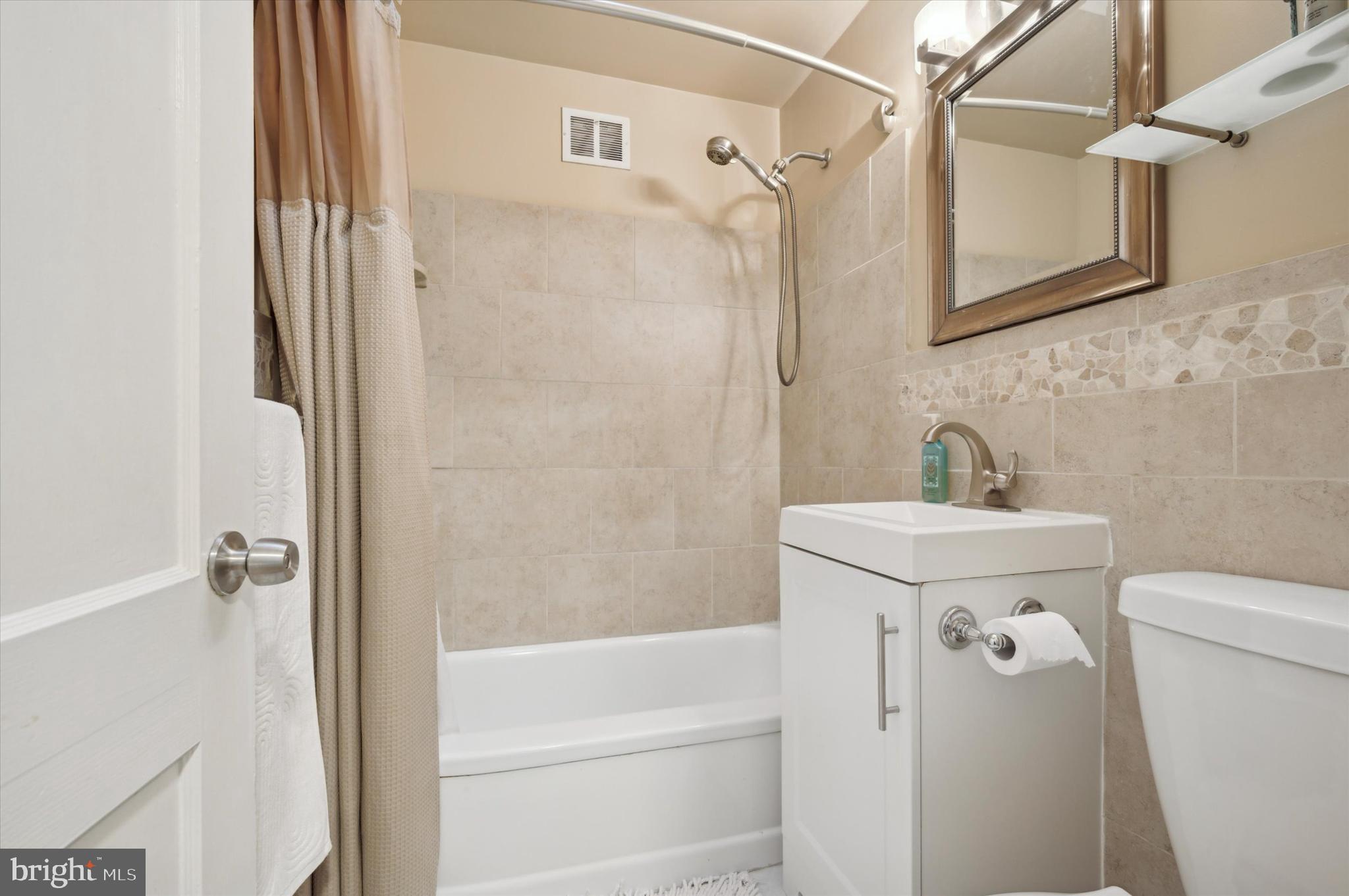 LAWNCREST - Residential