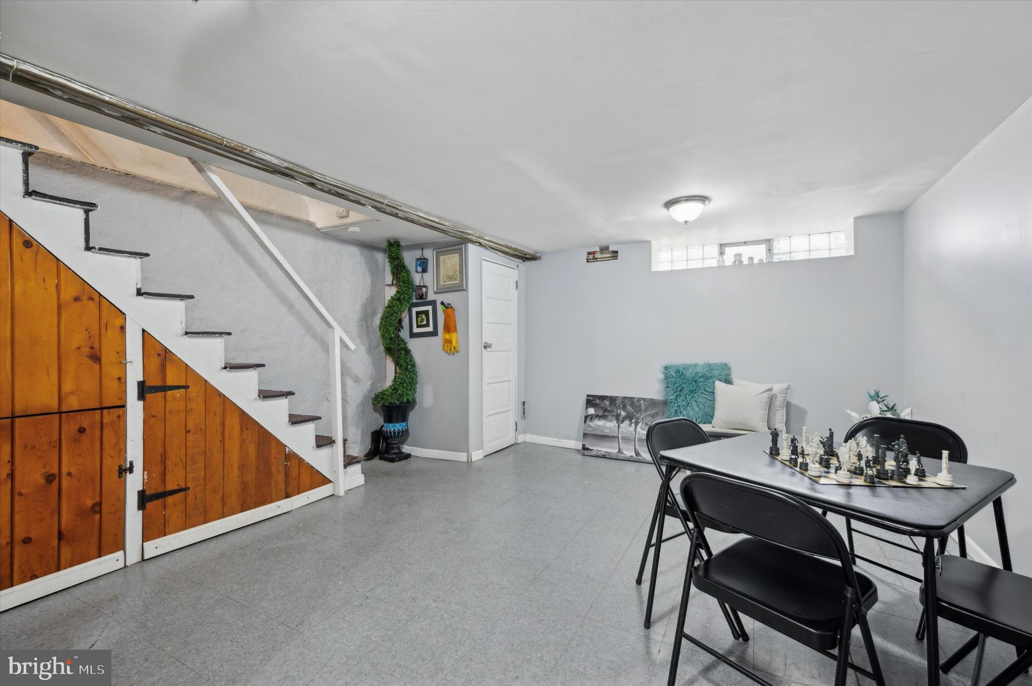 LAWNCREST - Residential