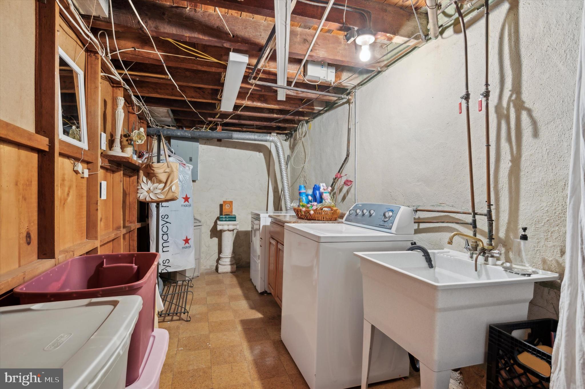 LAWNCREST - Residential