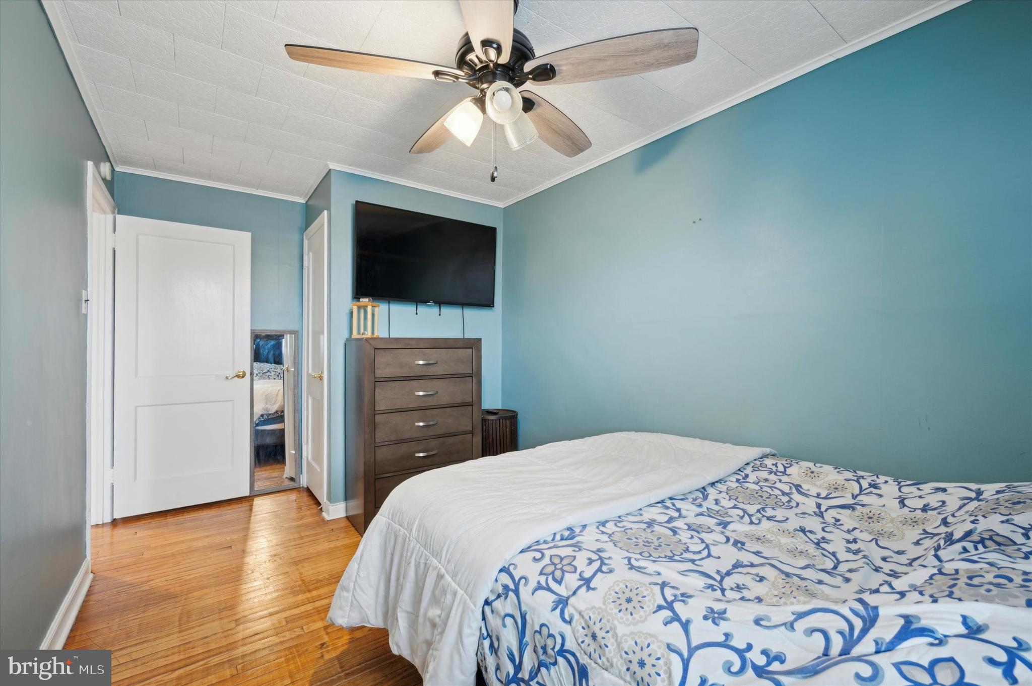 LAWNCREST - Residential