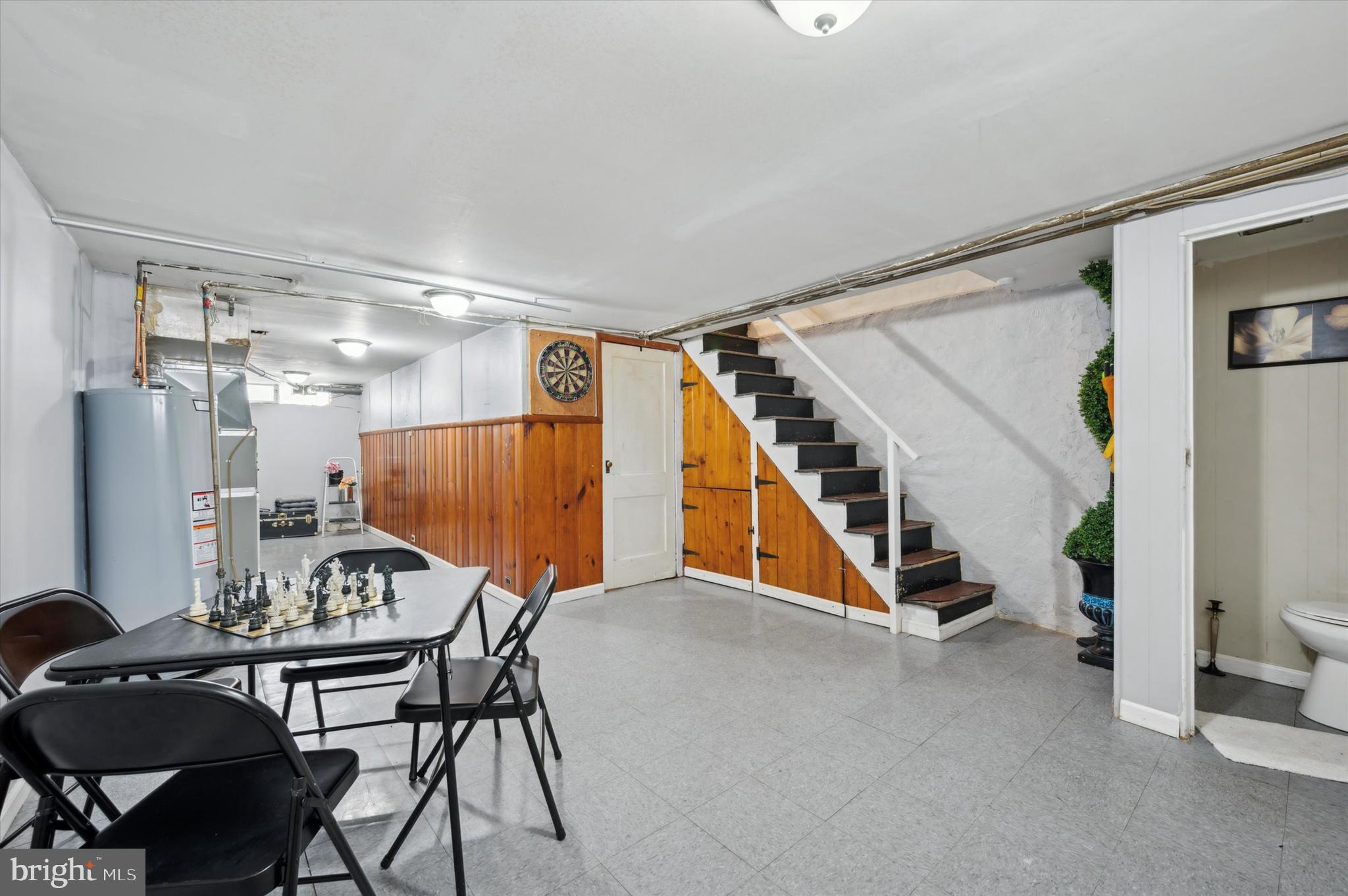 LAWNCREST - Residential