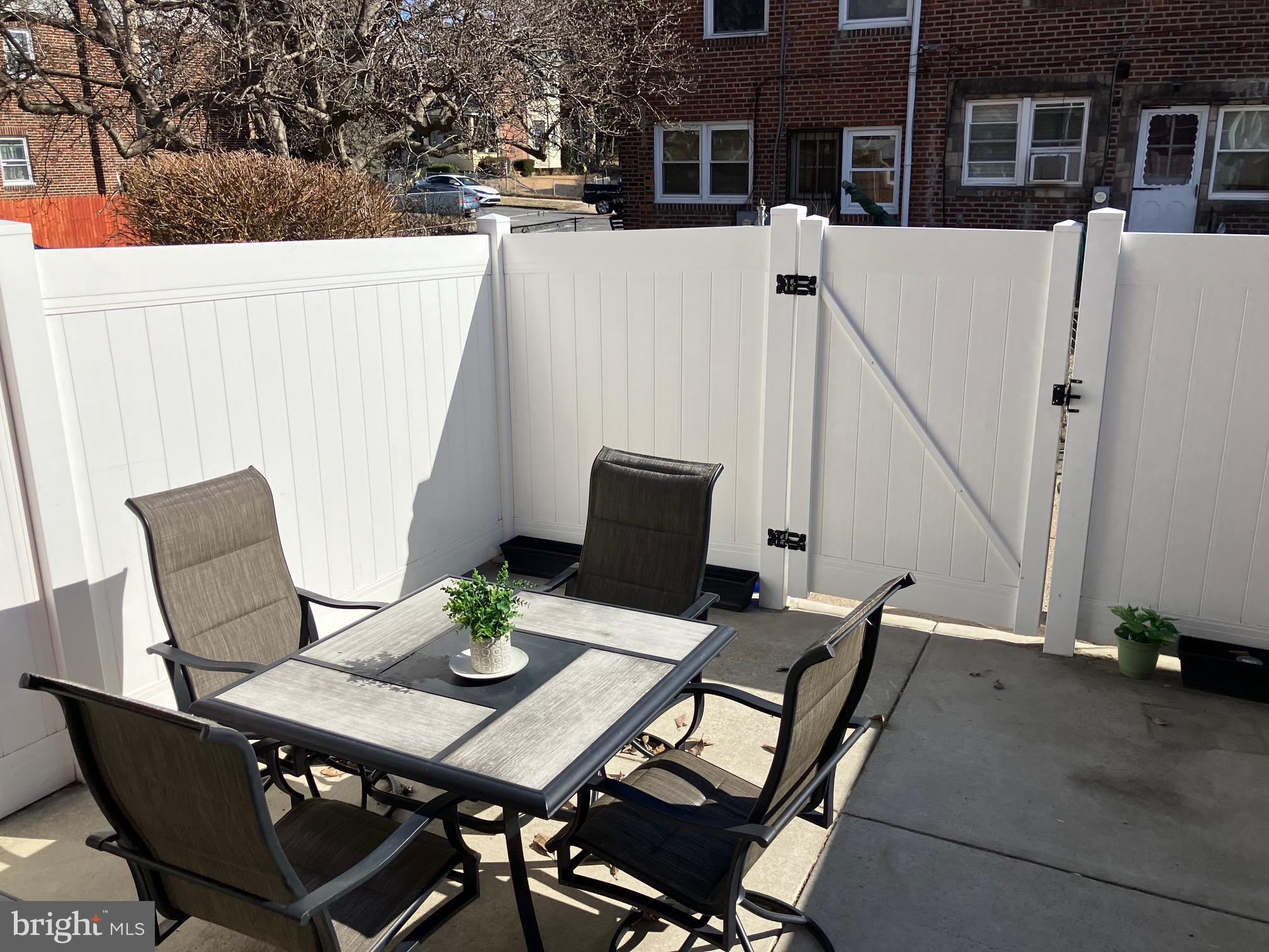 LAWNCREST - Residential