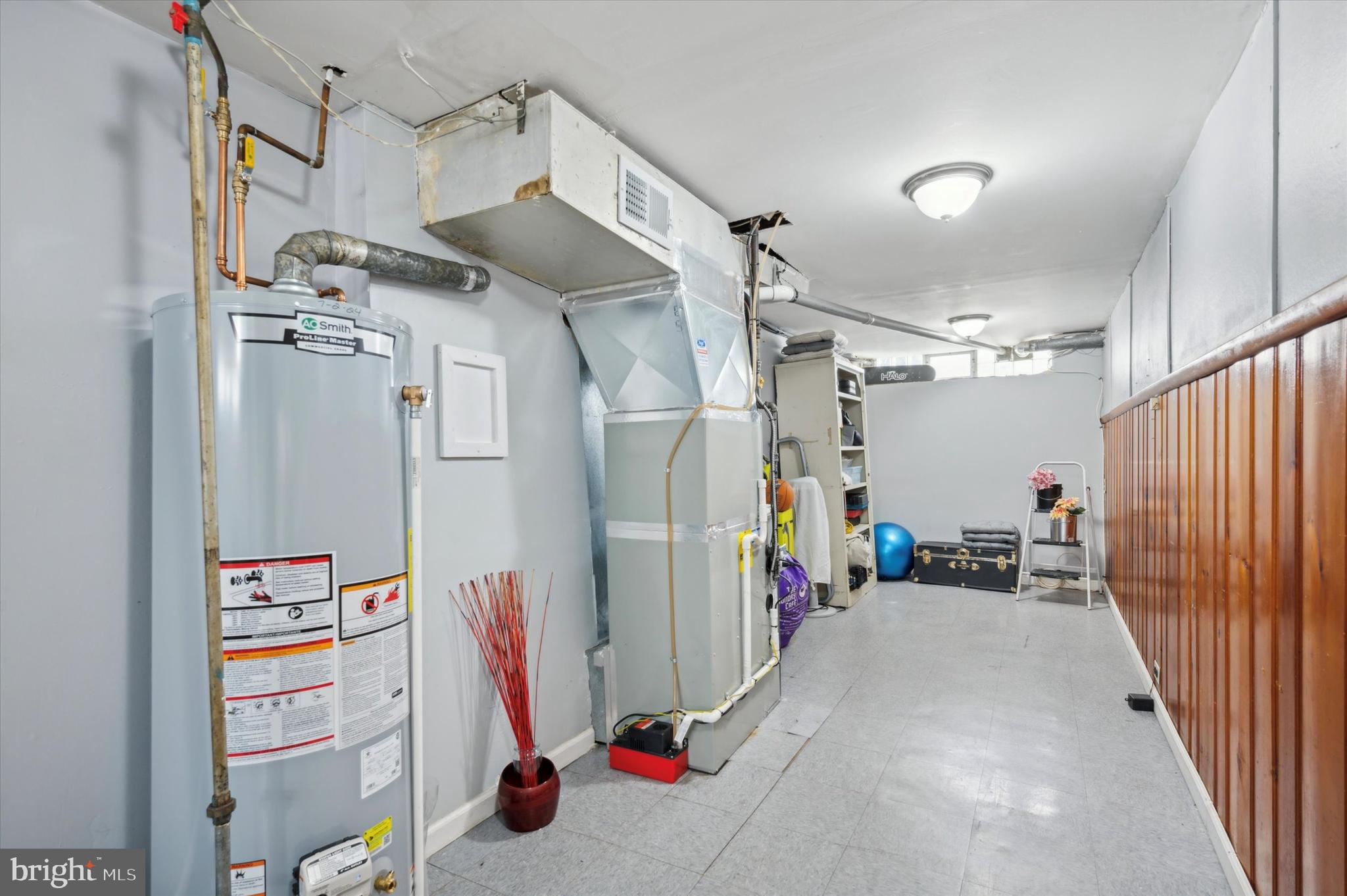 LAWNCREST - Residential