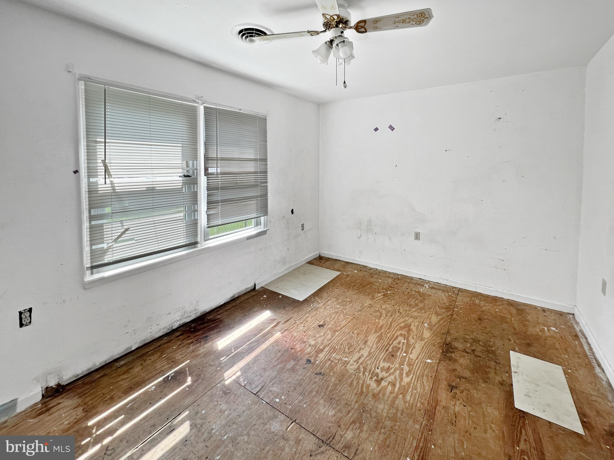 PATRICK HENRY ESTATES - Residential