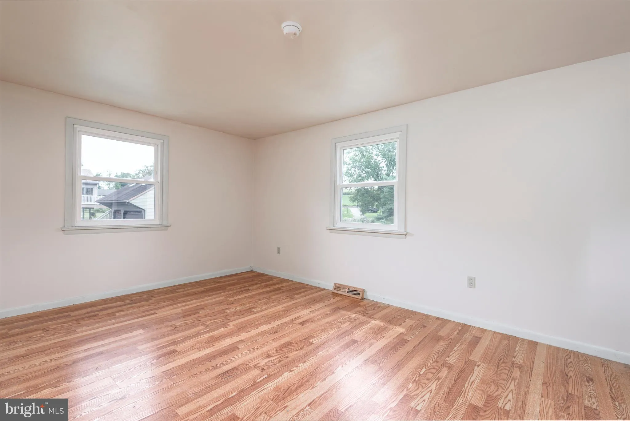 Quarryville, Pennsylvania 17566, United States, 3 Bedrooms Bedrooms, ,2 BathroomsBathrooms,Residential,Pending,200686