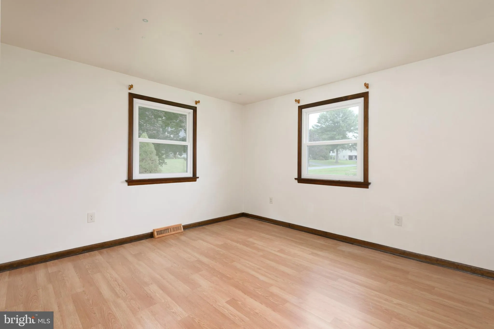 Quarryville, Pennsylvania 17566, United States, 3 Bedrooms Bedrooms, ,2 BathroomsBathrooms,Residential,Pending,200686