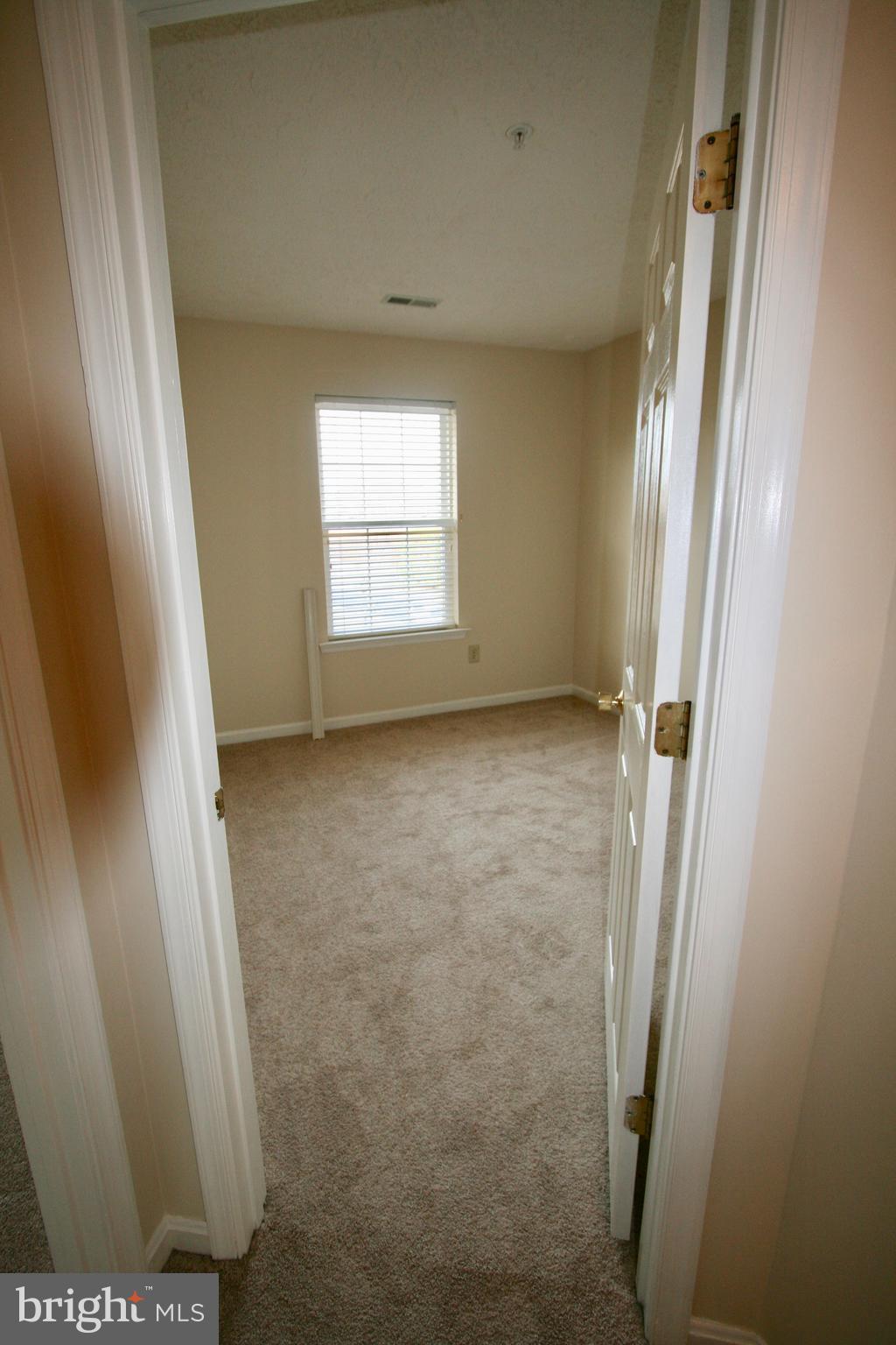 CONSTANT FRIENDSHIP - Residential Lease