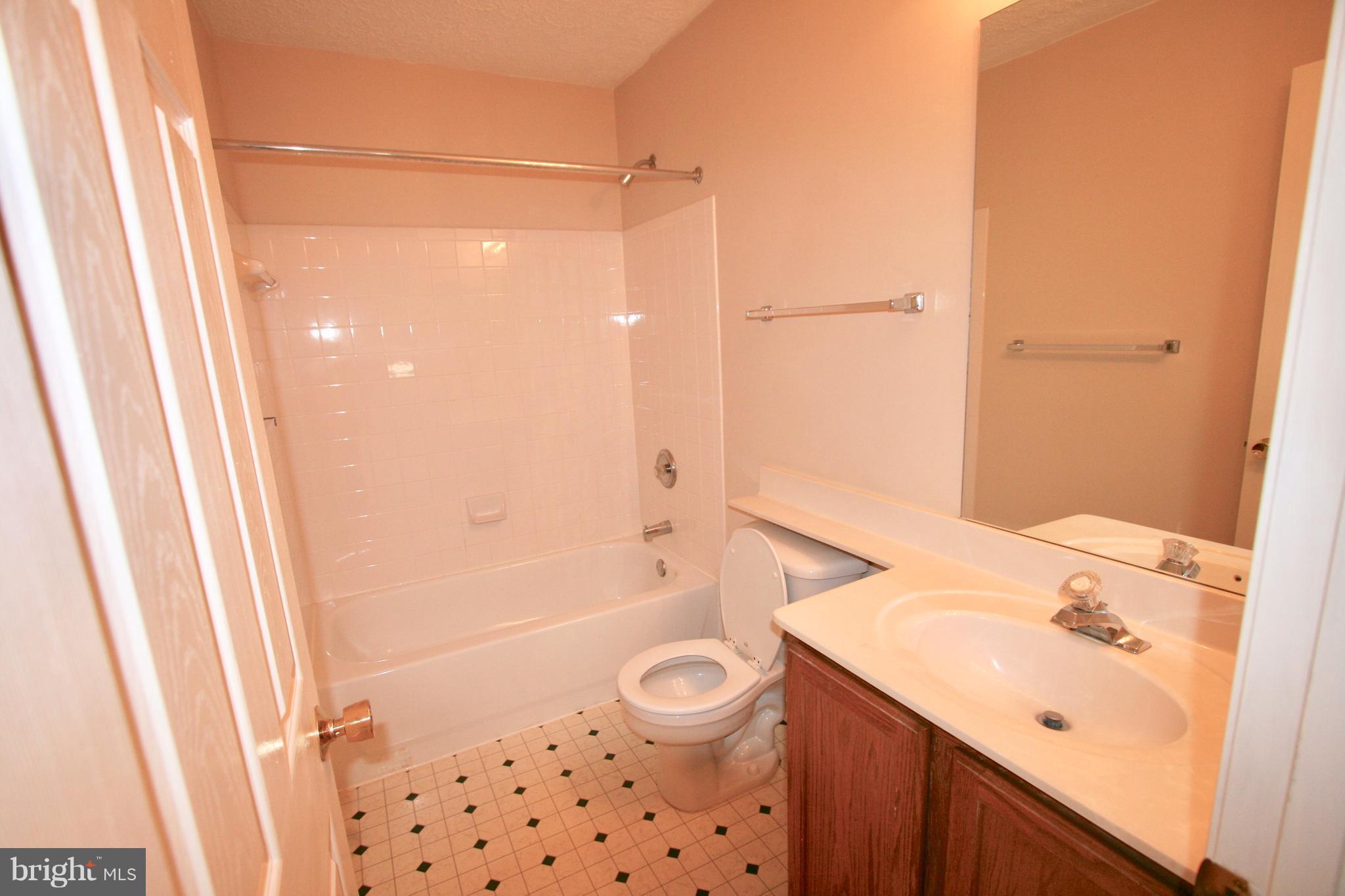 CONSTANT FRIENDSHIP - Residential Lease