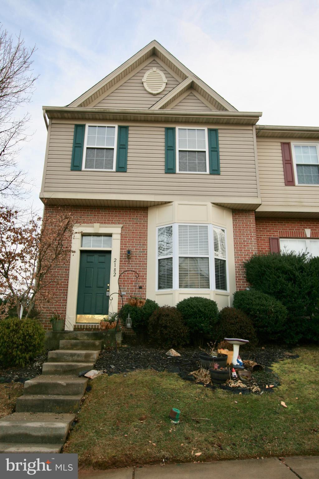 CONSTANT FRIENDSHIP - Residential Lease