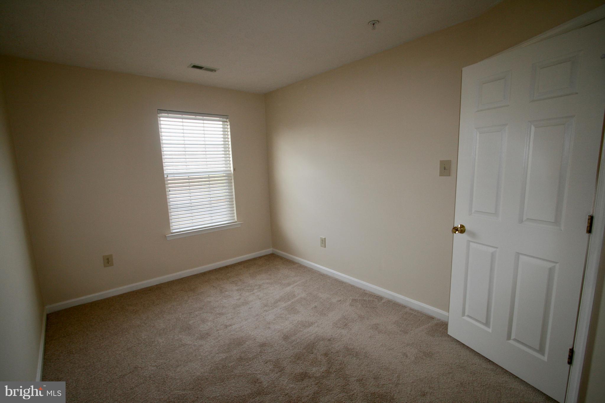 CONSTANT FRIENDSHIP - Residential Lease