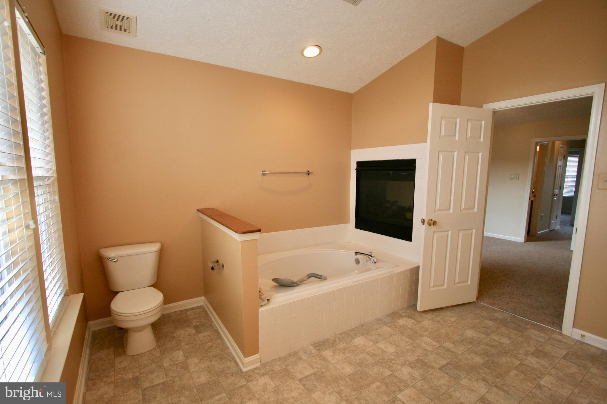 CONSTANT FRIENDSHIP - Residential Lease