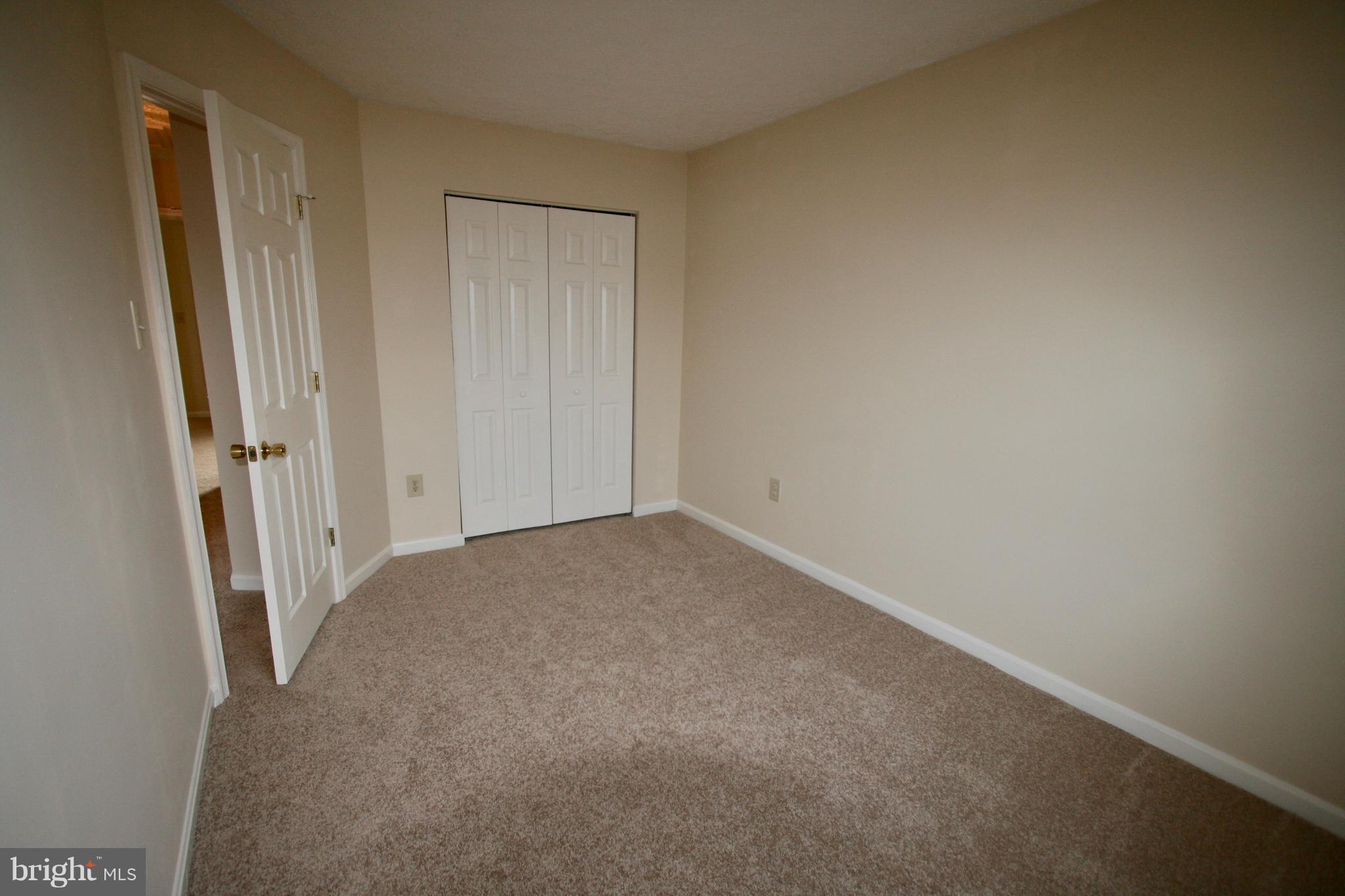 CONSTANT FRIENDSHIP - Residential Lease