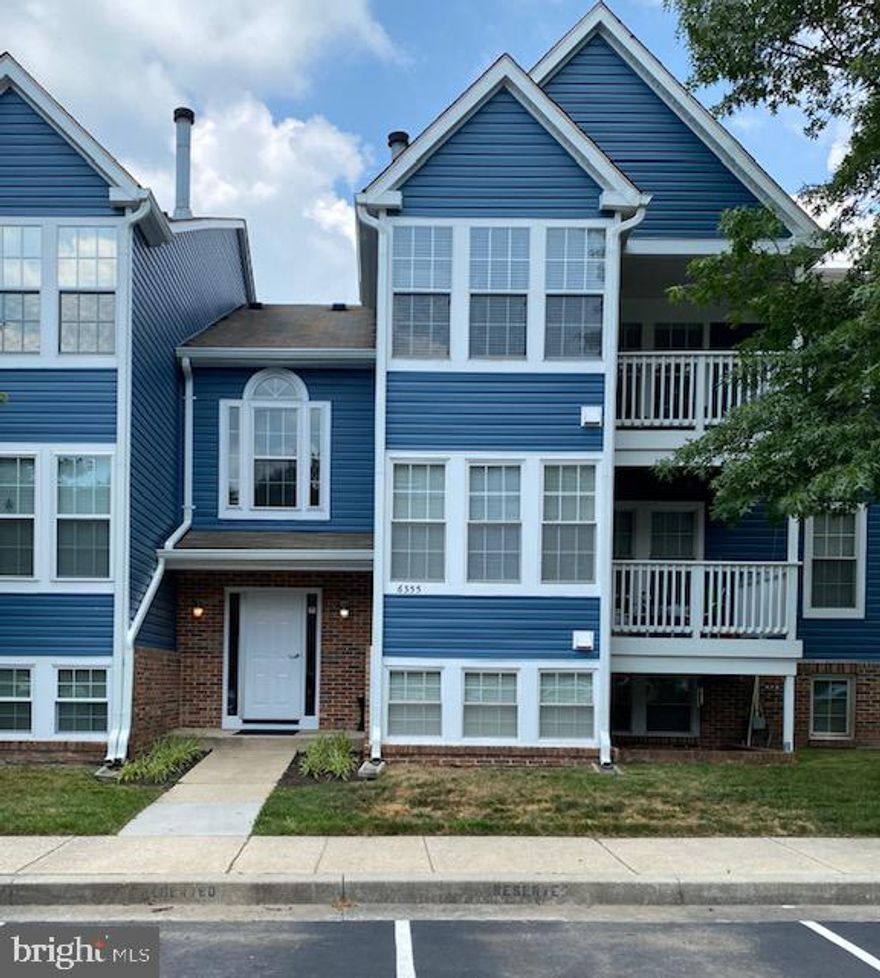 Gorgeous 2 bedroom Condo with a Sunroom bump-out.  This home shows like a Model!!  Features are  beautiful Brazilian  cherry hardwood floors, Vaulted ceilings, huge Master bedroom with walk in closet.  Totally Remodeled kitchen in 2016.  Balcony for your relaxing evenings.  Large Family room  with fireplace.  Freshly painted.. New Siding in 2018..A must See!!