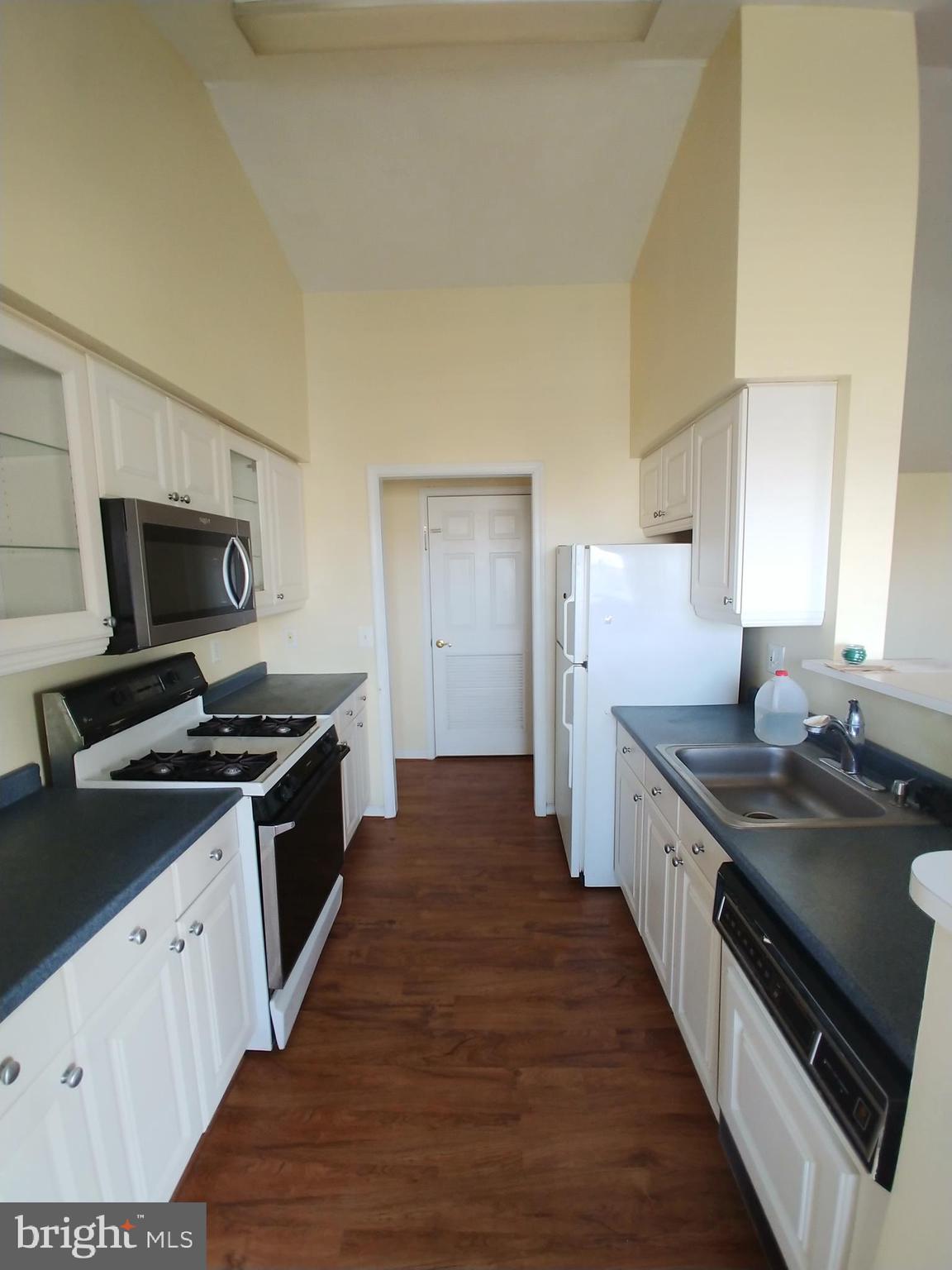 STRATFORD CONDOS - Residential Lease