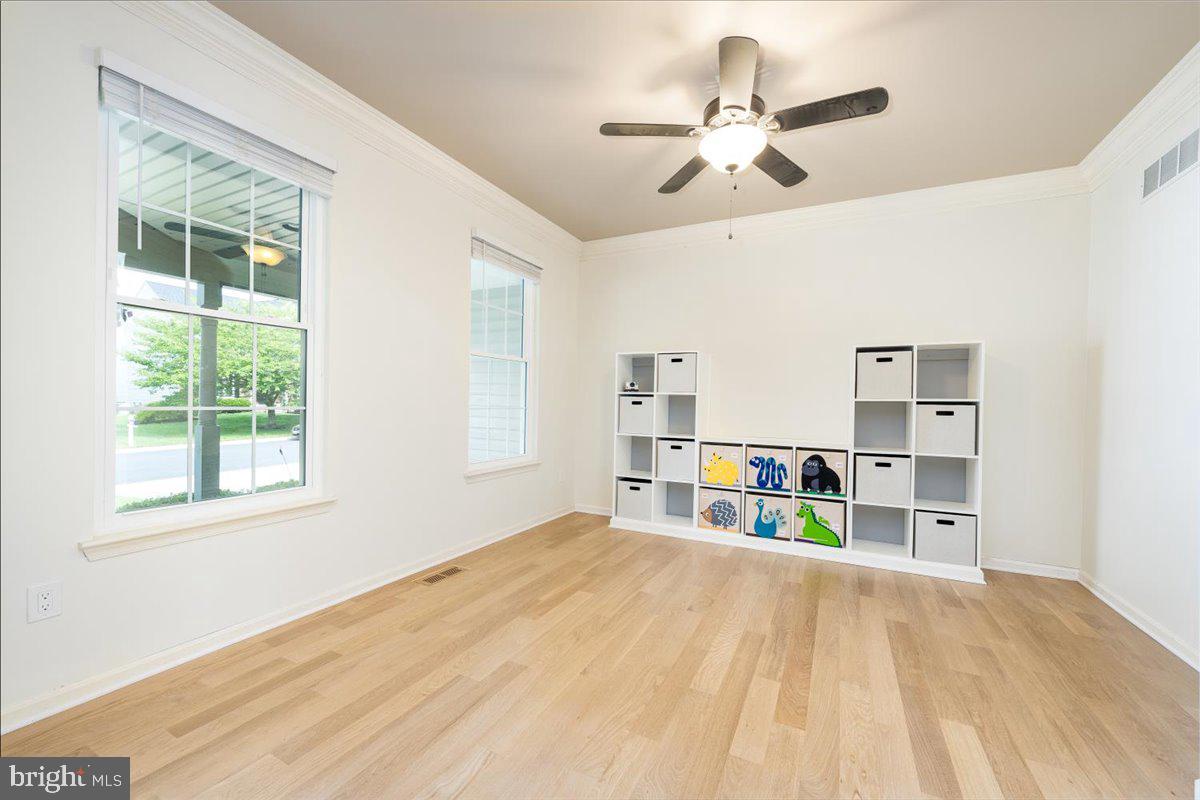 WOODSYDE ESTATES - Residential