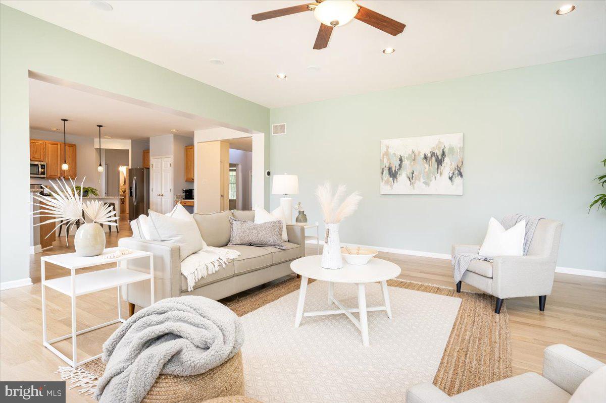 WOODSYDE ESTATES - Residential