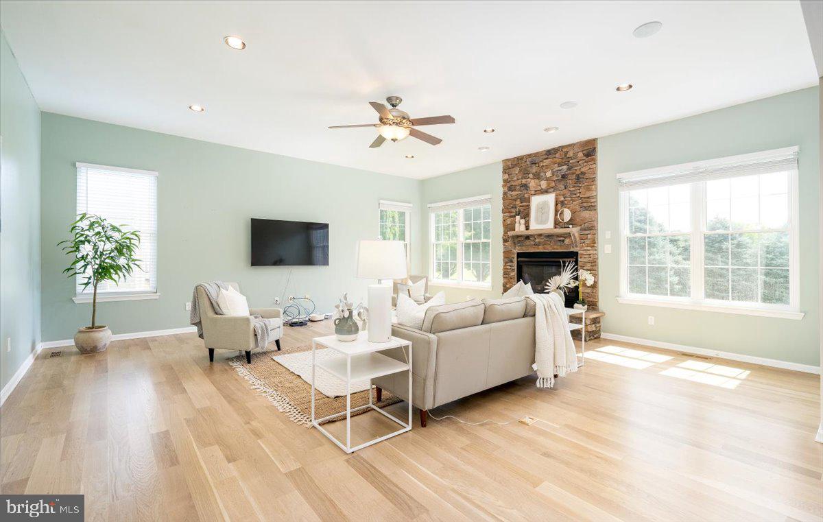 WOODSYDE ESTATES - Residential