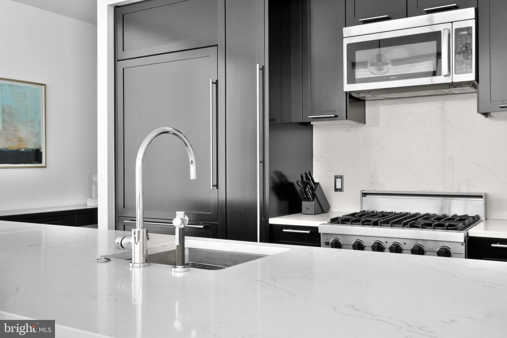 Philadelphia, Pennsylvania 19102, United States, 2 Bedrooms Bedrooms, ,2 BathroomsBathrooms,Residential,Active,82440