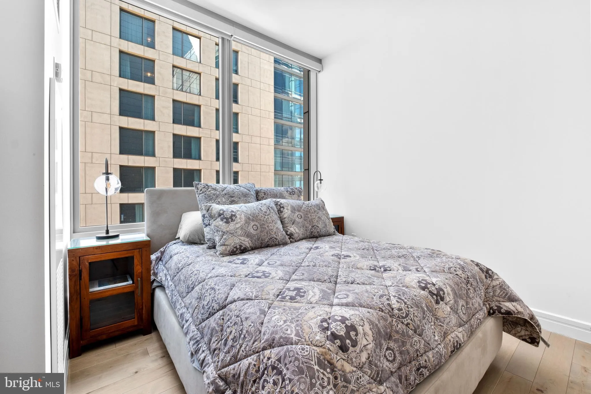 Philadelphia, Pennsylvania 19102, United States, 2 Bedrooms Bedrooms, ,2 BathroomsBathrooms,Residential,Active,82440