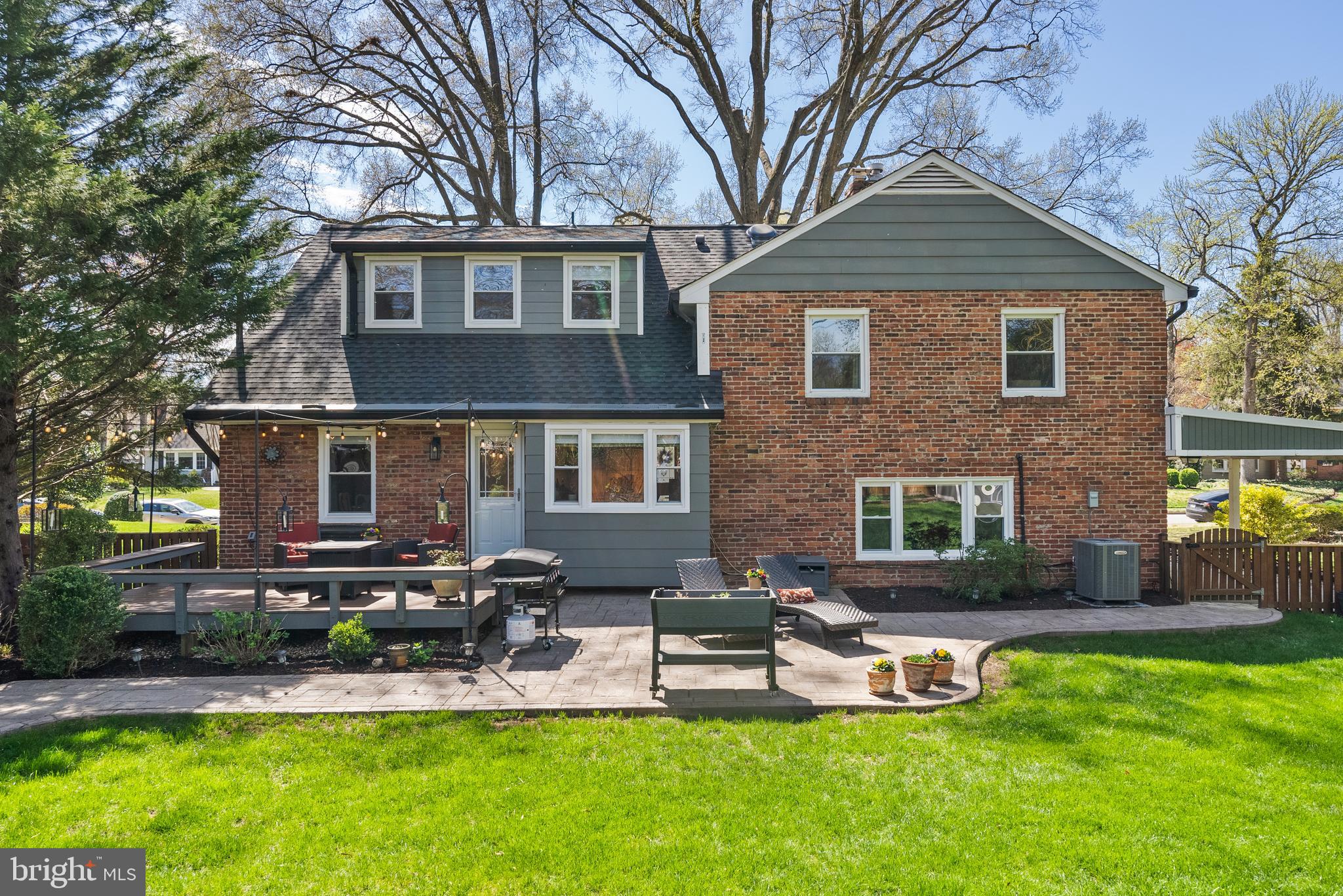 RIVERSIDE GARDENS - Residential