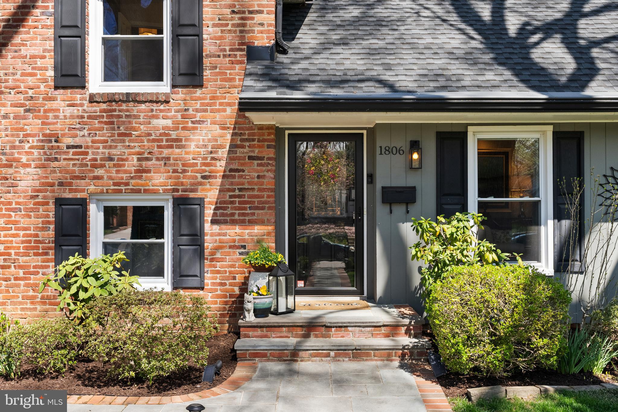 RIVERSIDE GARDENS - Residential