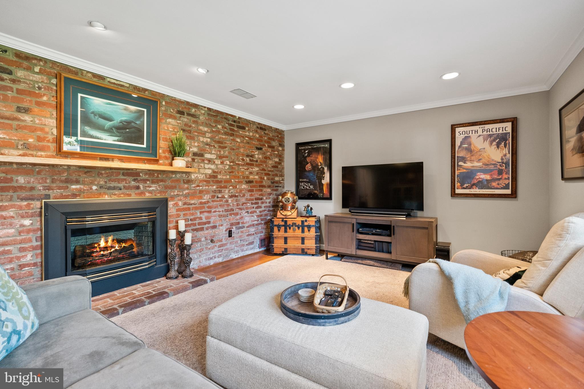 RIVERSIDE GARDENS - Residential