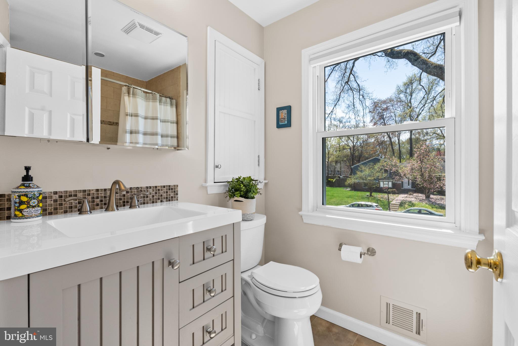 RIVERSIDE GARDENS - Residential