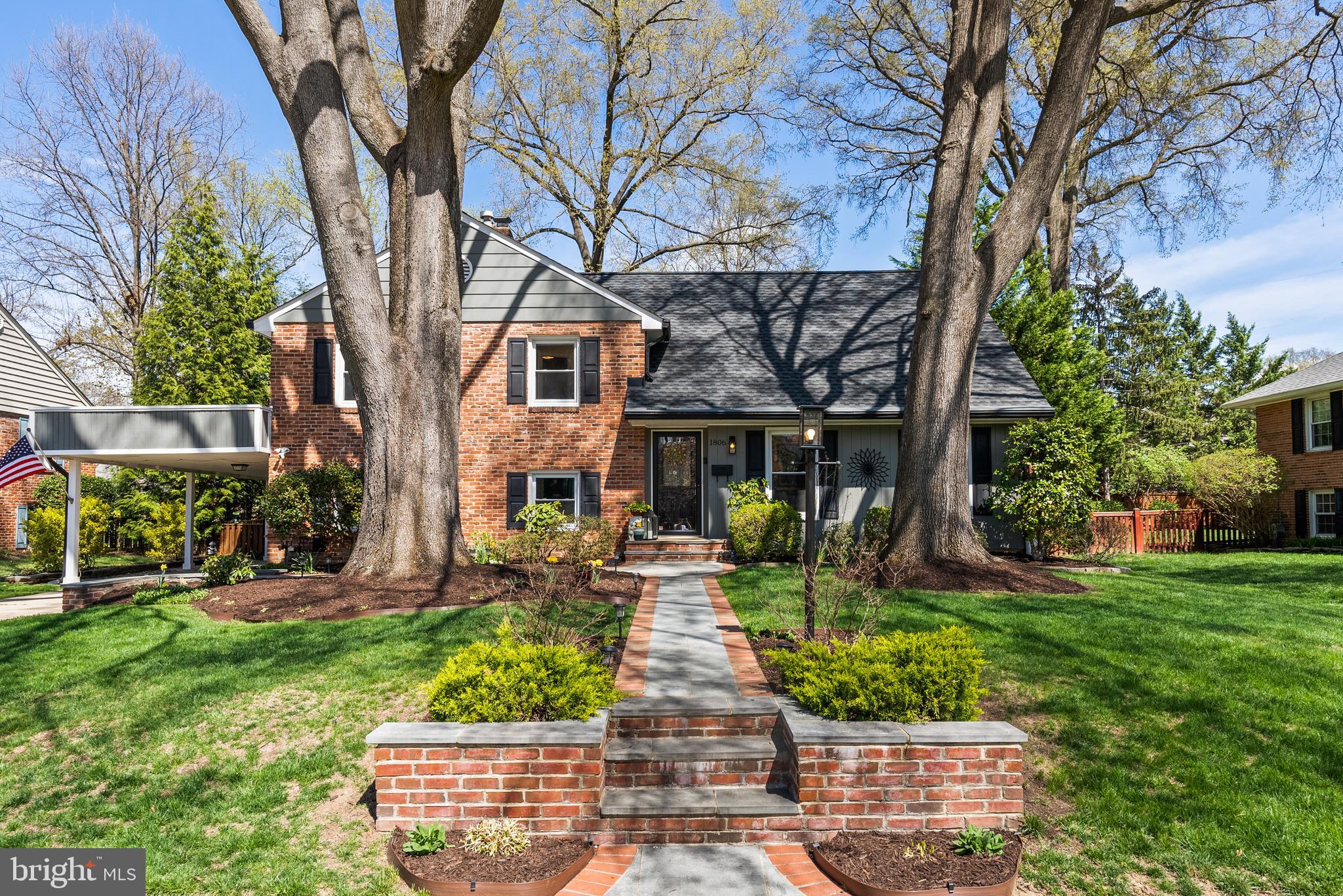 RIVERSIDE GARDENS - Residential