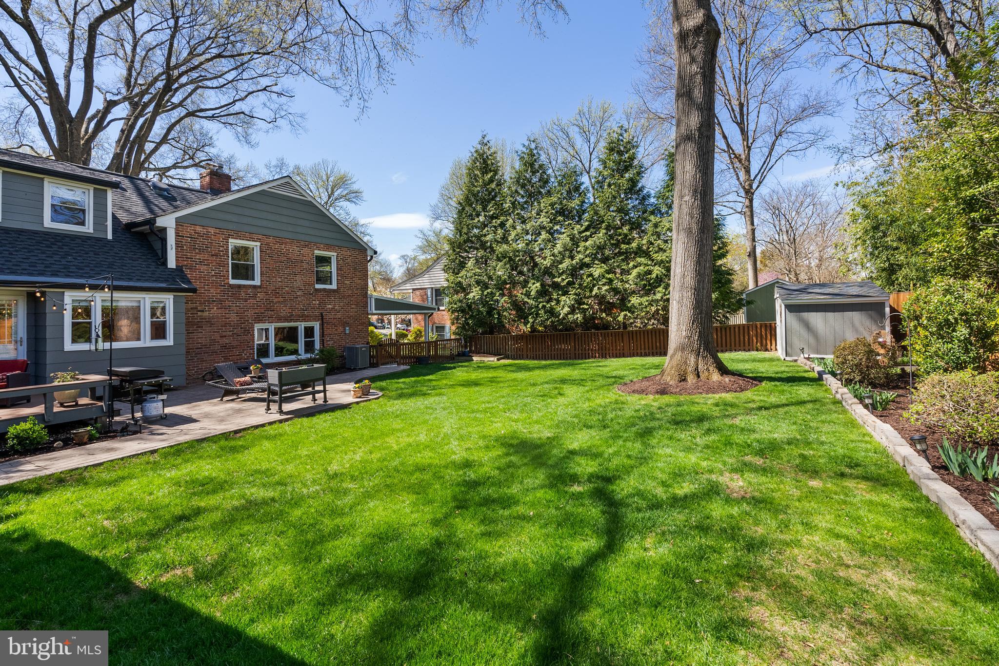 RIVERSIDE GARDENS - Residential