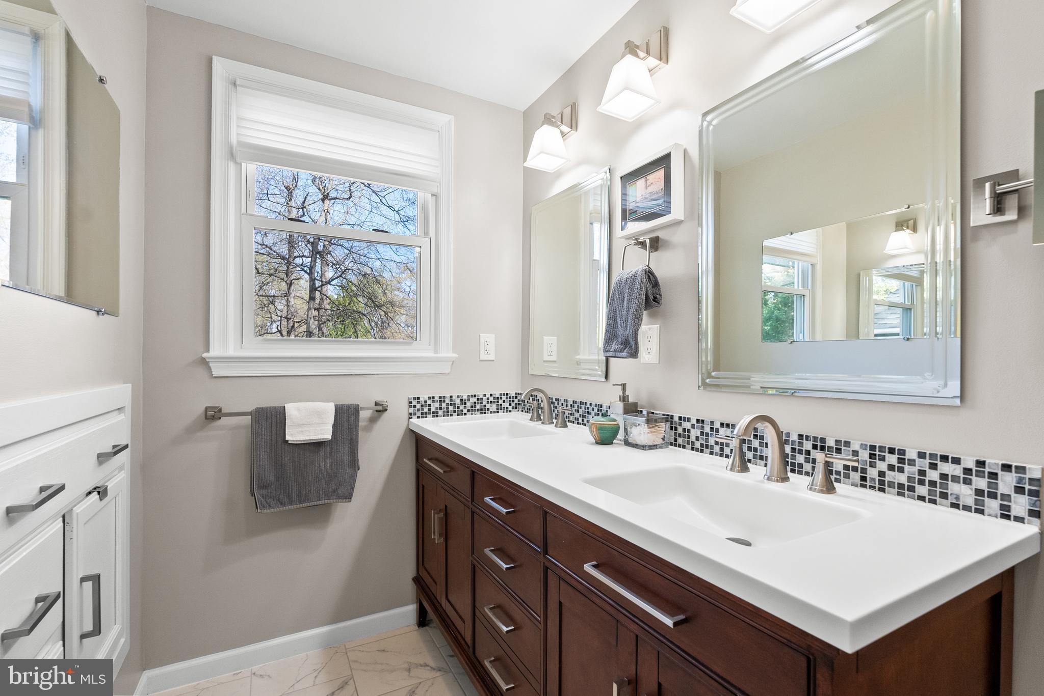 RIVERSIDE GARDENS - Residential