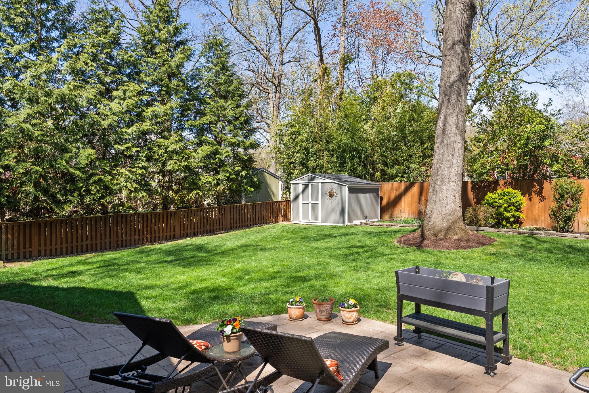 RIVERSIDE GARDENS - Residential