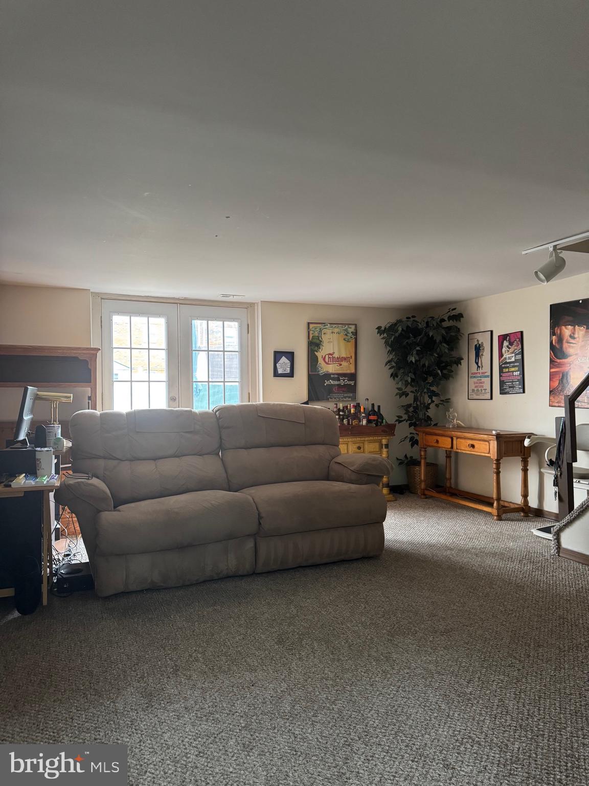 FOX CHASE - Residential