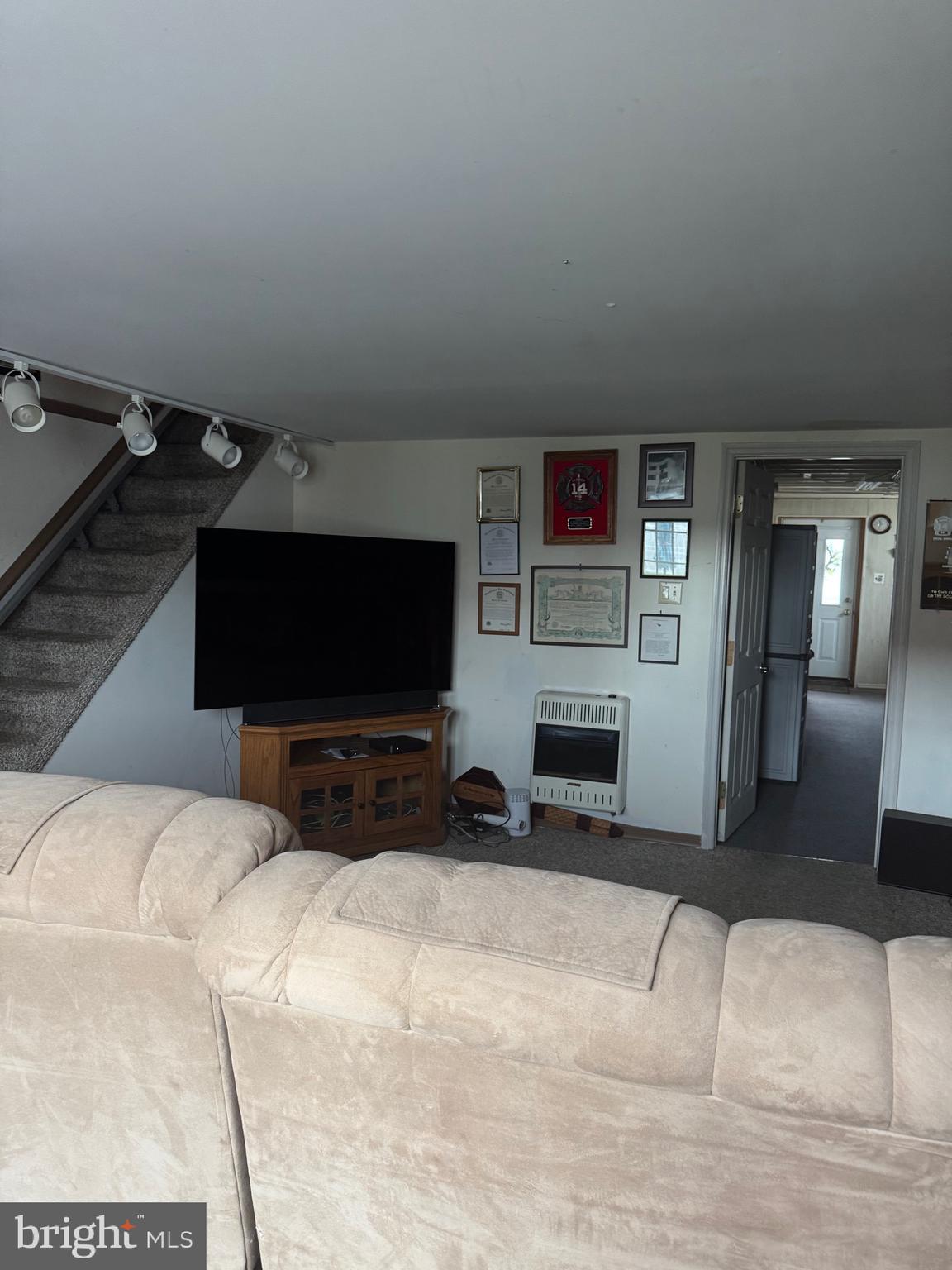 FOX CHASE - Residential