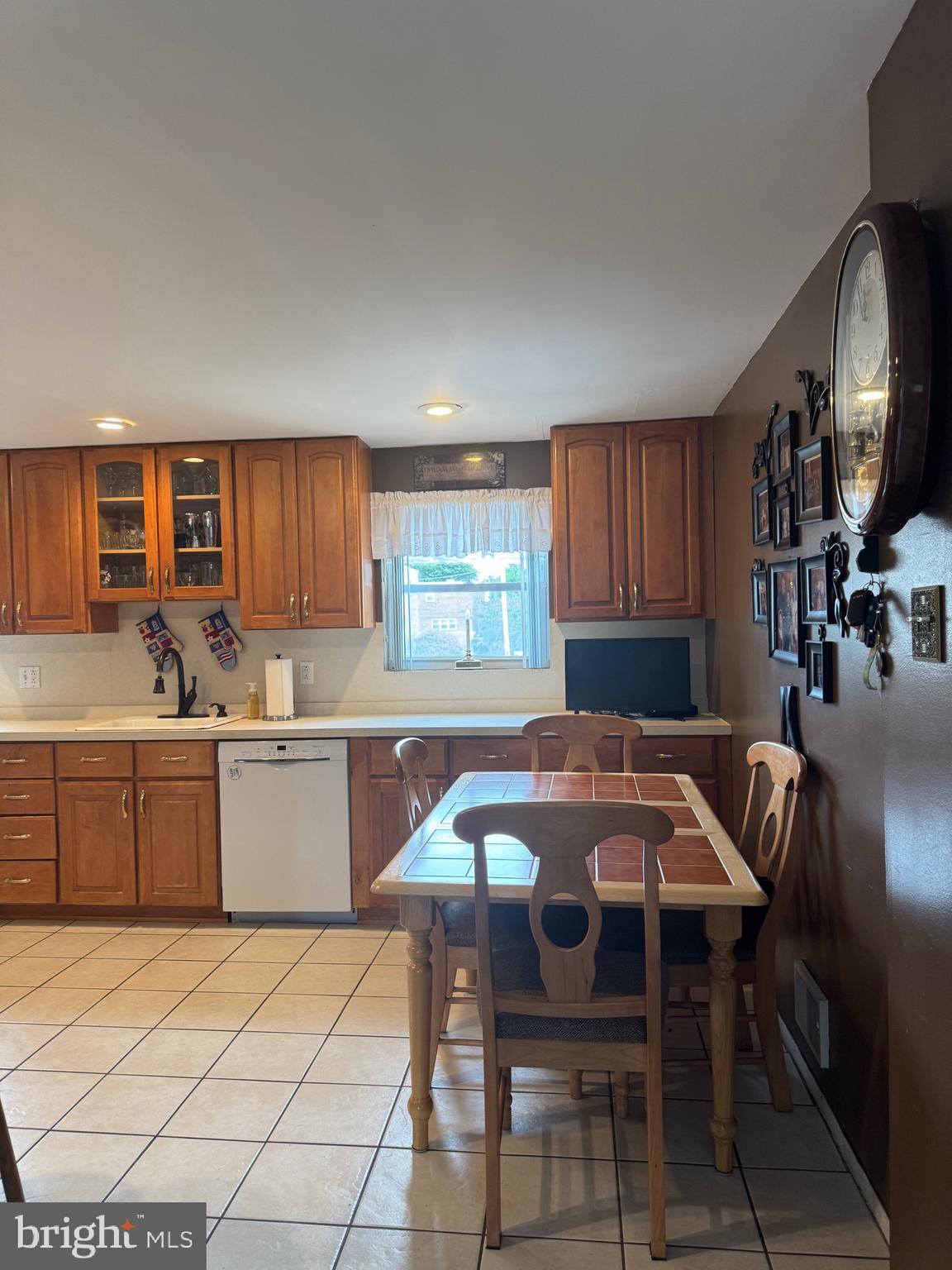 FOX CHASE - Residential