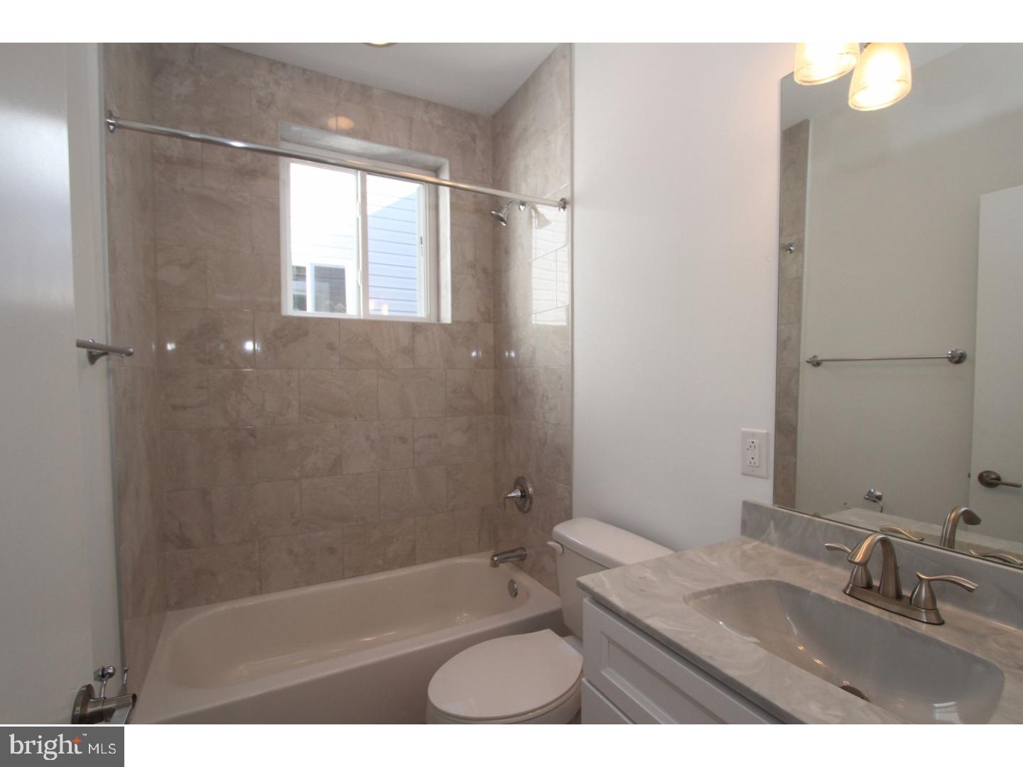 PORT RICHMOND - Residential Lease