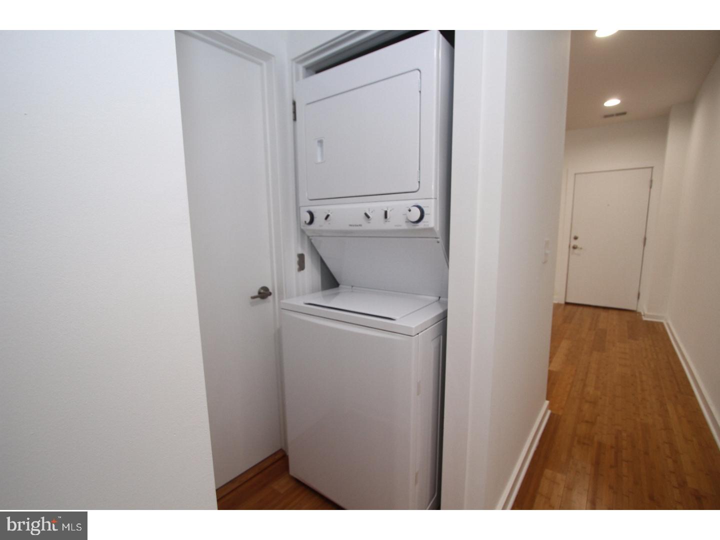 PORT RICHMOND - Residential Lease