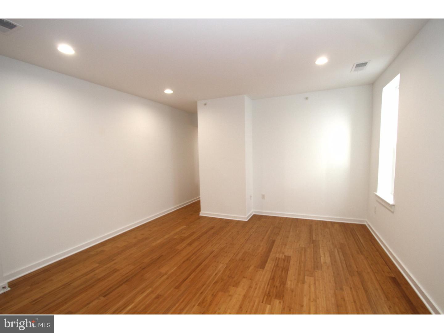 PORT RICHMOND - Residential Lease