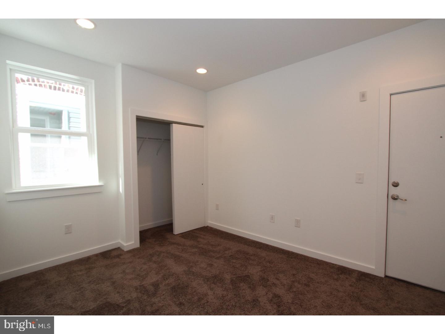 PORT RICHMOND - Residential Lease