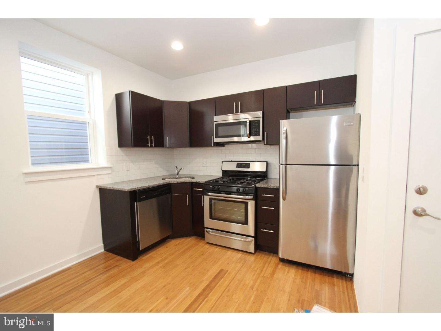 PORT RICHMOND - Residential Lease